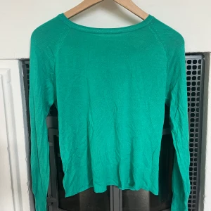 Grön tunn tröja  - Så skön och fin tröja från Zara! Storlek S💕