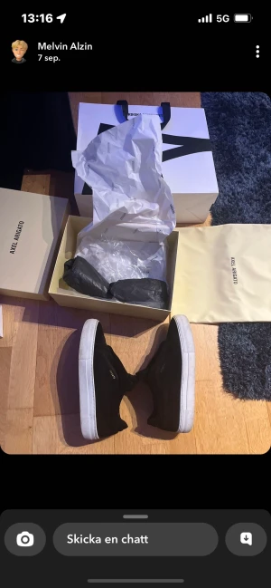 Arigatos - Arigatos som är knappt använda, jag säljer dem eftersom dem inte rikigt passar längre. 