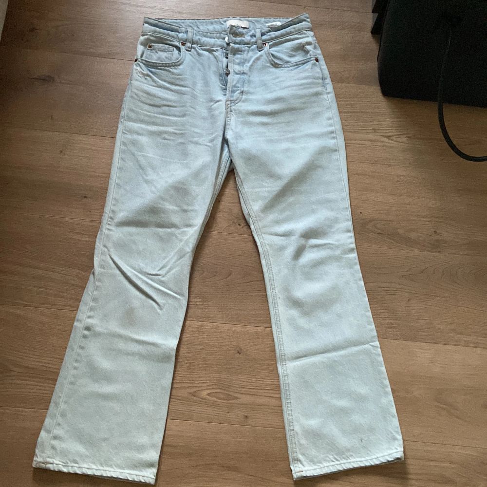 Sininen Ljusblåa jeans - H&M | Plick Second Hand
