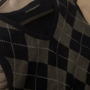 Väst - Helt nya väst i olika färger💕en för 129 tre för 350❤️frakt tillkommer, skriv för fler bilder!