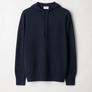 Soft goat hoodie  - Säljer denna skitsnygga hoodien från softgoat då jag tröttnat på den. Den är i storlek S men den är oversized så passar både större och mindre🩷köptes i våras och är i fint skick (några få små hål men knappt märkbara) finns ej kvar att köpa i butik!🩷 