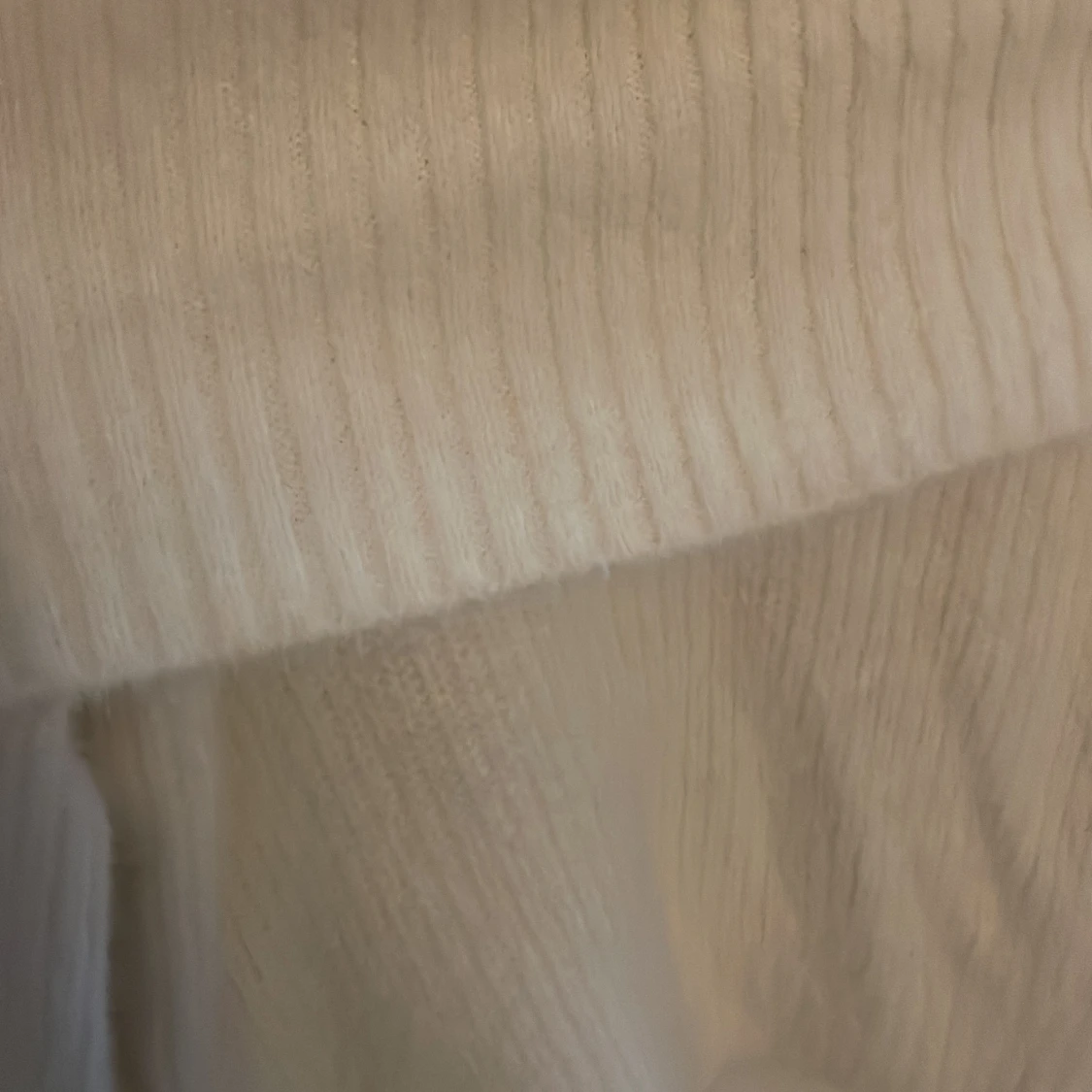 Off shoulder stickad tröja - 90