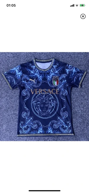 Italien fotbollströja  - Den är i bra skick