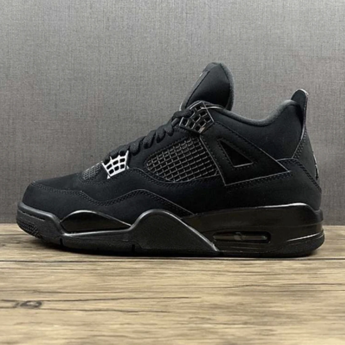 Jordan 4s black cats - 91