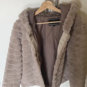 Pälsjacka  - Jacka i storlek XL 