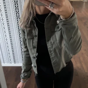 Jacka!! - Superfin grön jacka!! 💚💚