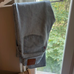 Levis 501 Jeans  - Supersnygga jeans i fint skick. Model 501 raka. Storlek 27/28