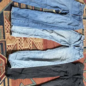 Säljer jeans i storlek 34 bra skick, 50kr styck