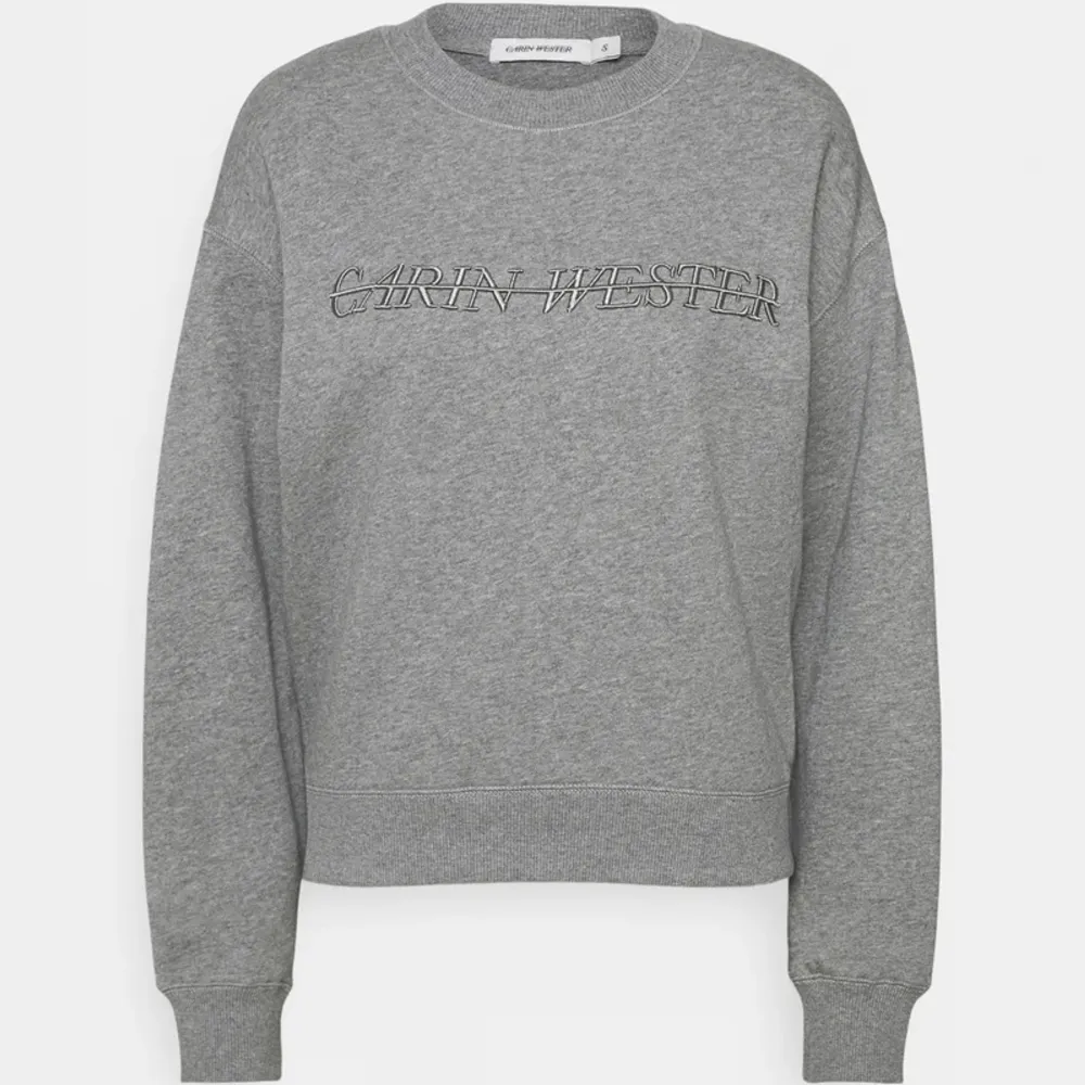 En Carin Wester sweatshirt använd fårtal gånger, är som ny  Kontakta vid intresse eller fler bilder ✨. Tröjor & Koftor.