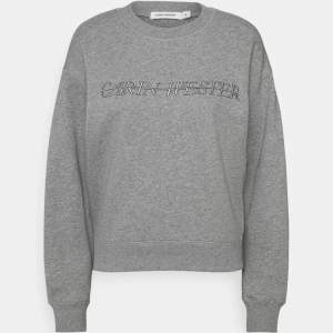 En Carin Wester sweatshirt använd fårtal gånger, är som ny  Kontakta vid intresse eller fler bilder ✨