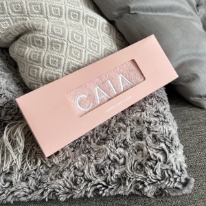 Caia hårband - Helt oanvänd caia hårband säljer för råka köpa dubbelt.