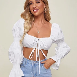 Blus - Somrig topp ifrån Shein, endast testad. Säljer pga att den inte kommer till användning.                                                               Strl 38, toppen är justerbar så passar även mindre och större storlekar