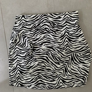 Lindex  - En Lindex kjol ( zebramönster )💞