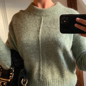 Grön alpackatröja  - Så fin alpacka blandning tröja från Lindex. Storlek XS och använd ett fåtal gånger 
