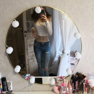 Low waisted jeans  - Jeans från Gina tricot. Köpta second hand men aldrig använda av mig då det inte är min Stil 💗 storlek 26/30 och Köpare står för frakt