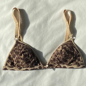 D&G BH - en äkta vintage dolce&gabbana bh. passar s/xs eller A-kupa