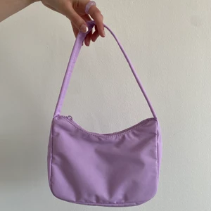 Pastell väska - Jätte fin pastel väska helt ny aldrig använd:)ny pris 299kr( frakten ingår ej i priset)