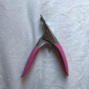 nagelsax för lösnaglar - Nagelsax/klippare för lösnaglar, 20kr + frakt 12kr💗