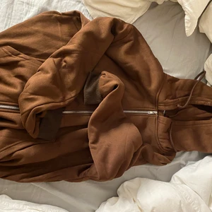 Sipp hoodie  - Hoodie från shein, alldrig använd. Köparen står för frakt 