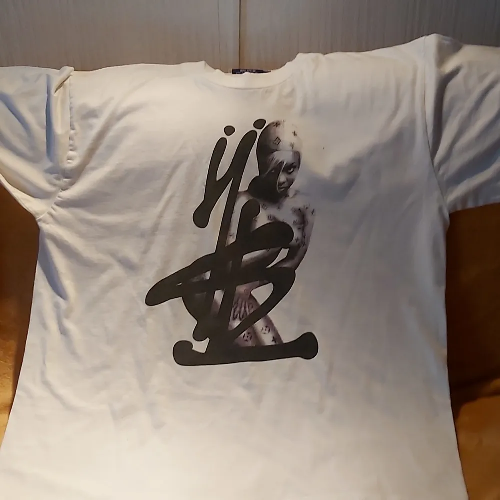 Printed tshirt storlek L.. T-shirts.