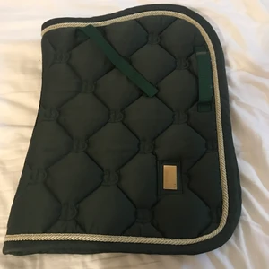  Grönt es Schabrak strl ponny 500kr - Nytvättat och fint skick! Använd fåtal gånger. 500kr+frakt 