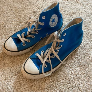 Converse  - Blå converse i storlek 38💙
