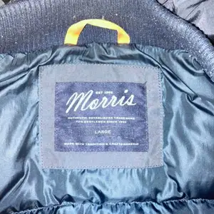 Säljer Morris vinterjacka använd i nån månad bara, mycket fint skick. Storlek L, Nypris 3800 säljer den för 1500