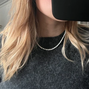 Halsband  - Säljer detta halsbandet då det inte används! Frakt tillkommer på 24 kronor🤍