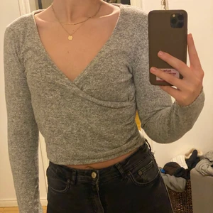 Tröja storlek M - Fin tröja som går omlott. Väldigt mjukt material. Köparen står för frakten. 