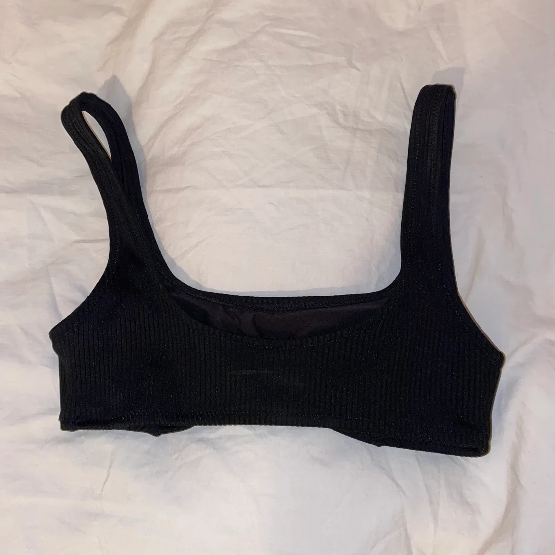 Svart bikiniöverdel  - 90