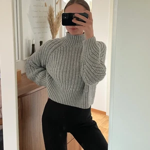 Chunky stickad H&M - Mysig chunky stickad tröja från H&M i grått, strl S 🌸 Knappt använd 🌸 Gratis frakt 📦