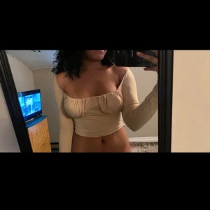 Beige topp - Beige sexig topp perfekt för en utekväll