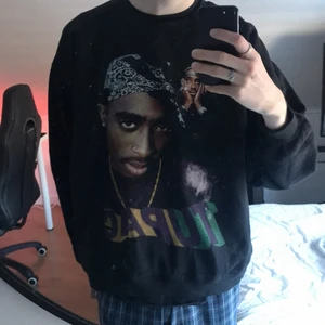 Tupac sweatshirt - Storlek M oversize, jag är 190cm