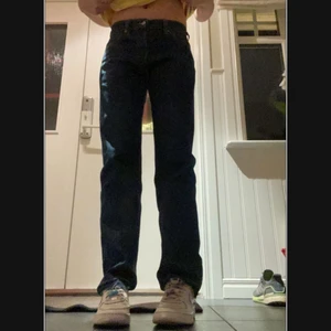 Levis 501 - Säljer 501 Levis! Buda från 40kr eller köp direkt för 150kr var inte blyga för att fråga om fler bilder😌