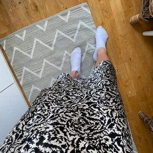 Satin kjol - Härlig satinkjol som endast är använd några timmar. Storlek XS 🌸💛