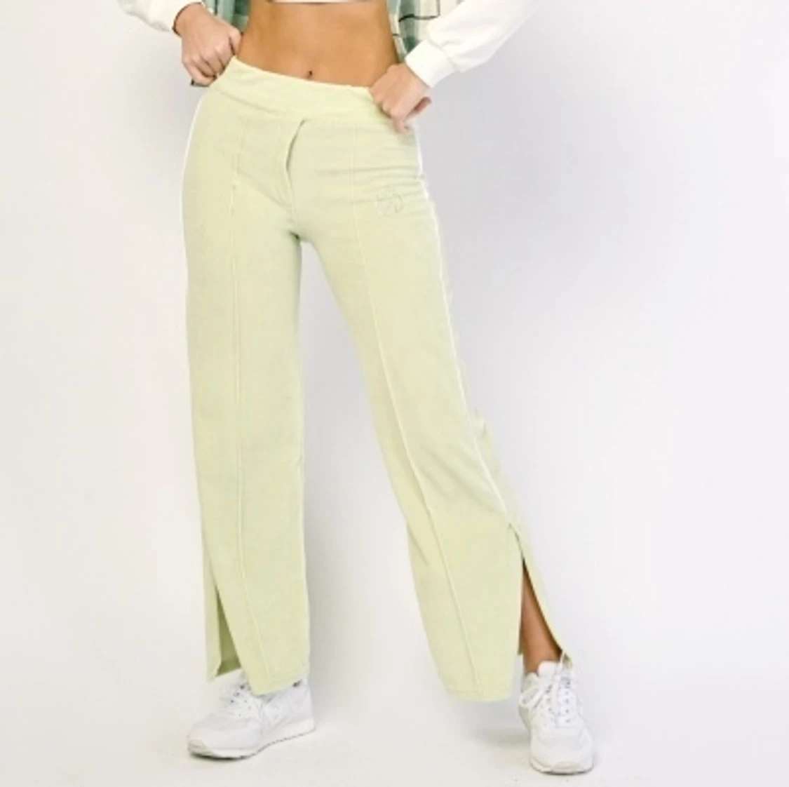 Helt nya mintgröna mjukisbyxor  - 90