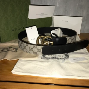 Gucci bälte, Unisex 90cm 4cm bredd - Ny pris i butik är 350 euro/3500 SEK, passar både män såväl som kvinnor, Köpt ca 2 månader sen, nyskick. Allt som jag fick med i förpackningen finns kvar, inget saknas, nyskick inga skador inga extra hål