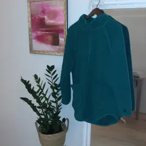 Grön fin fleece tröja / fluffy jacket i storlek S. 