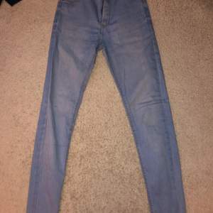 Light wash tight jeans high waisted from Alcott, pretty new. Only have been used a couple times