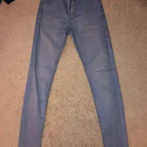 Light wash tight jeans high waisted from Alcott, pretty new. Only have been used a couple times