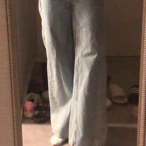 Ace High Wide Jeans  - Helt oanvända (endast testade några gånger). Jätte fint skick. Dom sitter bra på mig och är ca 165 cm. (Vid frakt står köparen för frakten)💕