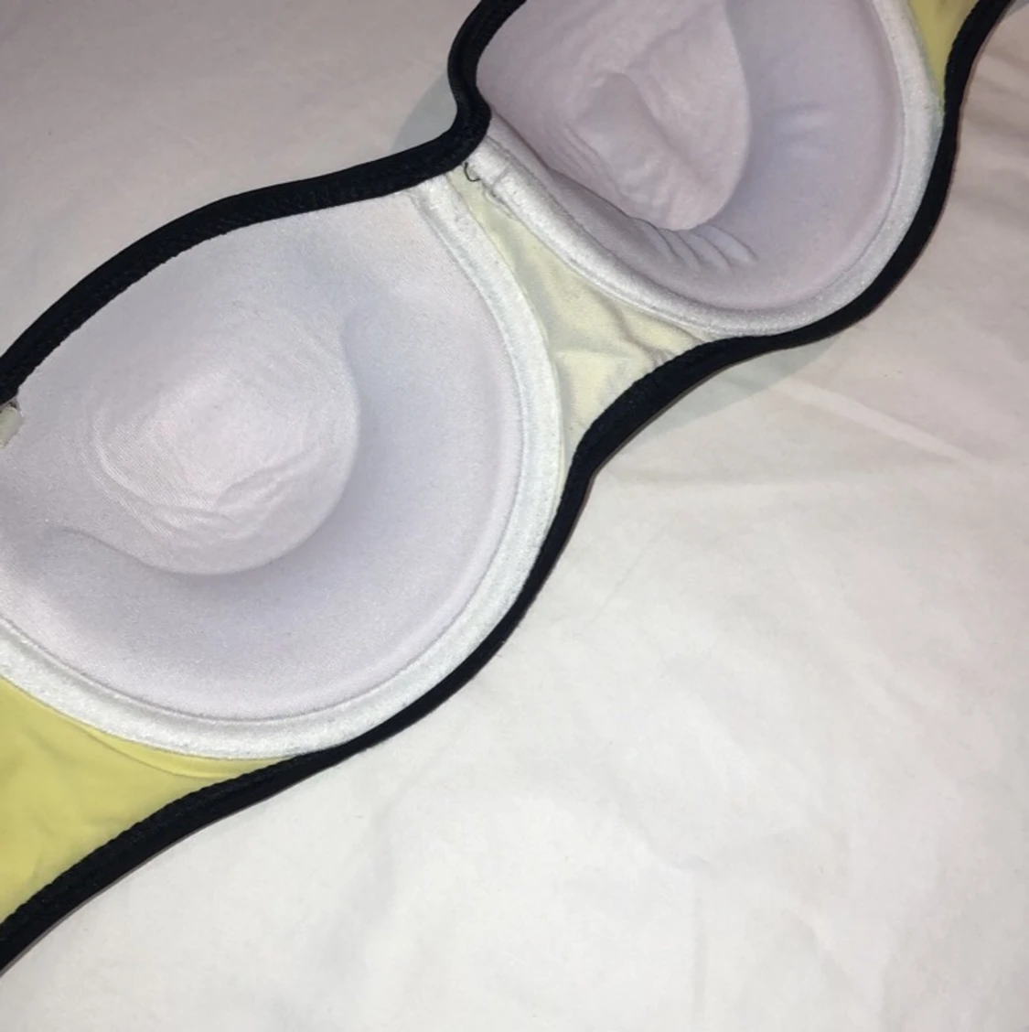 Gul bikini topp - 90