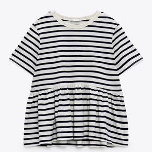 Zara tröja - Säljer den här tröjan från zara i storlek S som ändats är använd 1 gång. Skriv om du har några frågor eller vill ha fler bilder. 