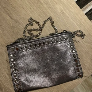 Väska zara - Knappt använd väska från zara, köpt här på plick (slutsåld)