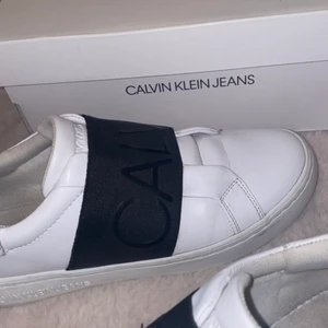 Calvin Klein Skor - Säljer nu mina fina Calvin klein skor i storlek 38💕