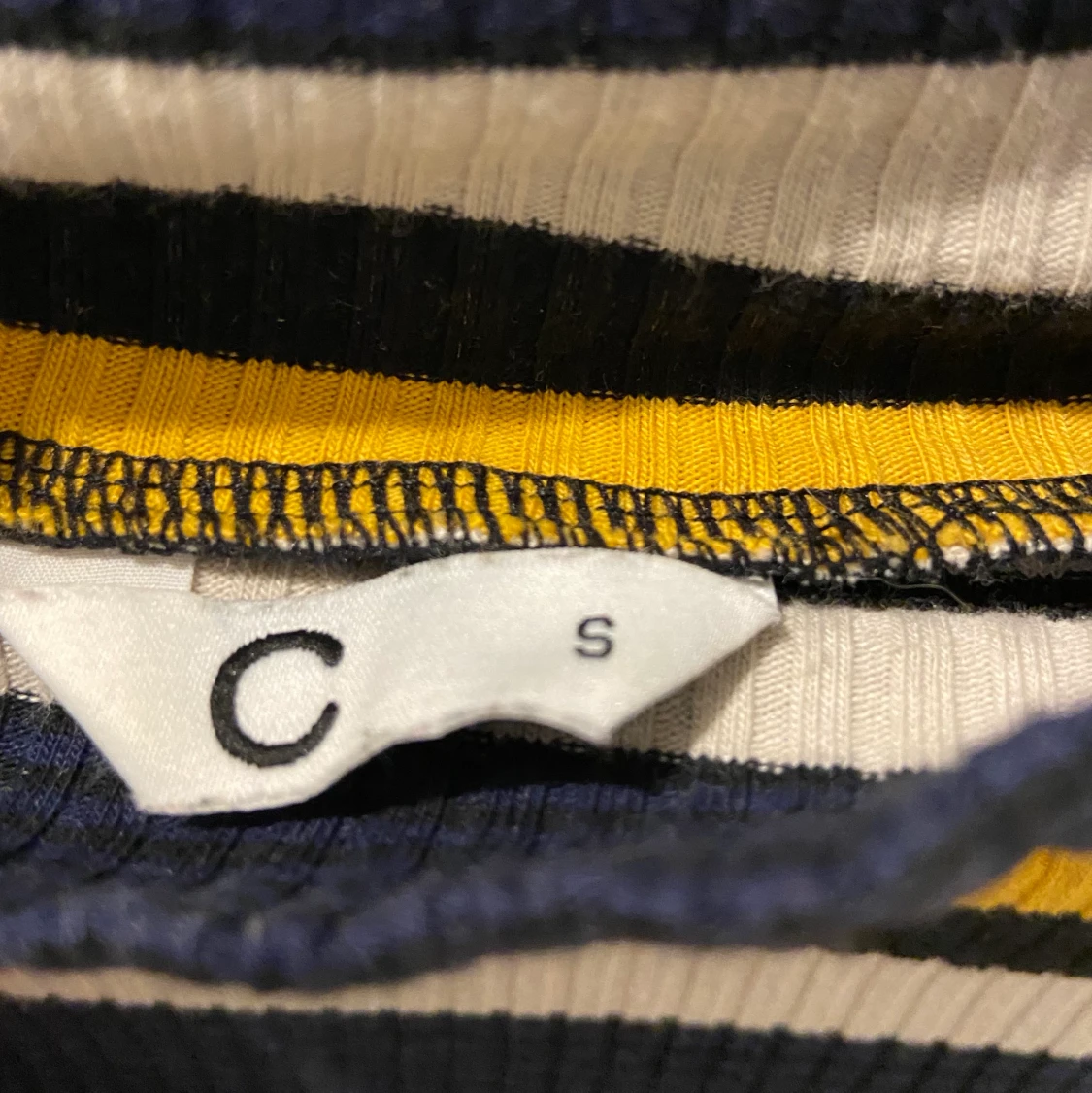 Ribbad randig turtleneck tröja - 90