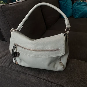 Väska  - Fin grå/blå färg