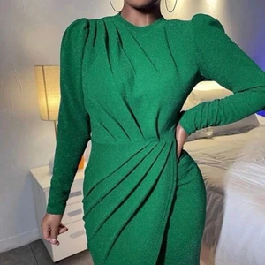 Grøn ubrugt glitter fest kjole s  - Aldrig brugt