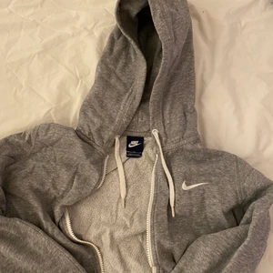 Nike zipup  - Nike zipup som knappt använts