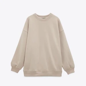Sweatshirt  - En väldigt oversized sweatshirt fårn Zara i en riktigt fin beige färg som inte riktigt framkommer på bilderna så bra. 